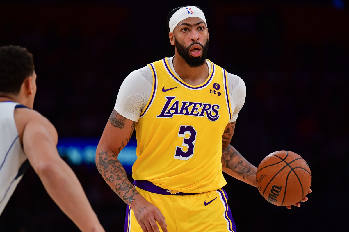NBA Player Labels Anthony Davis a 'Big Flopper' Ahead of Lakers vs