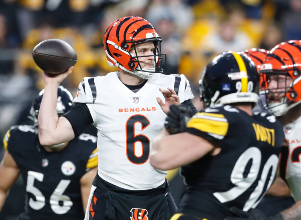 Bengals' Jake Browning Off To Dreadful Start Vs. Steelers On Saturday ...