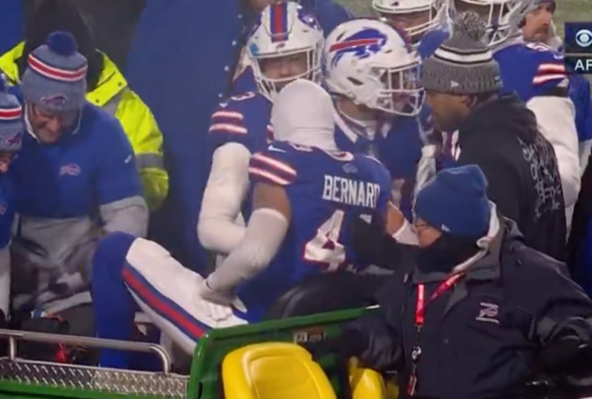 Terrel Bernard: Bills LB Suffers Apparent Ankle Injury Vs. Steelers ...