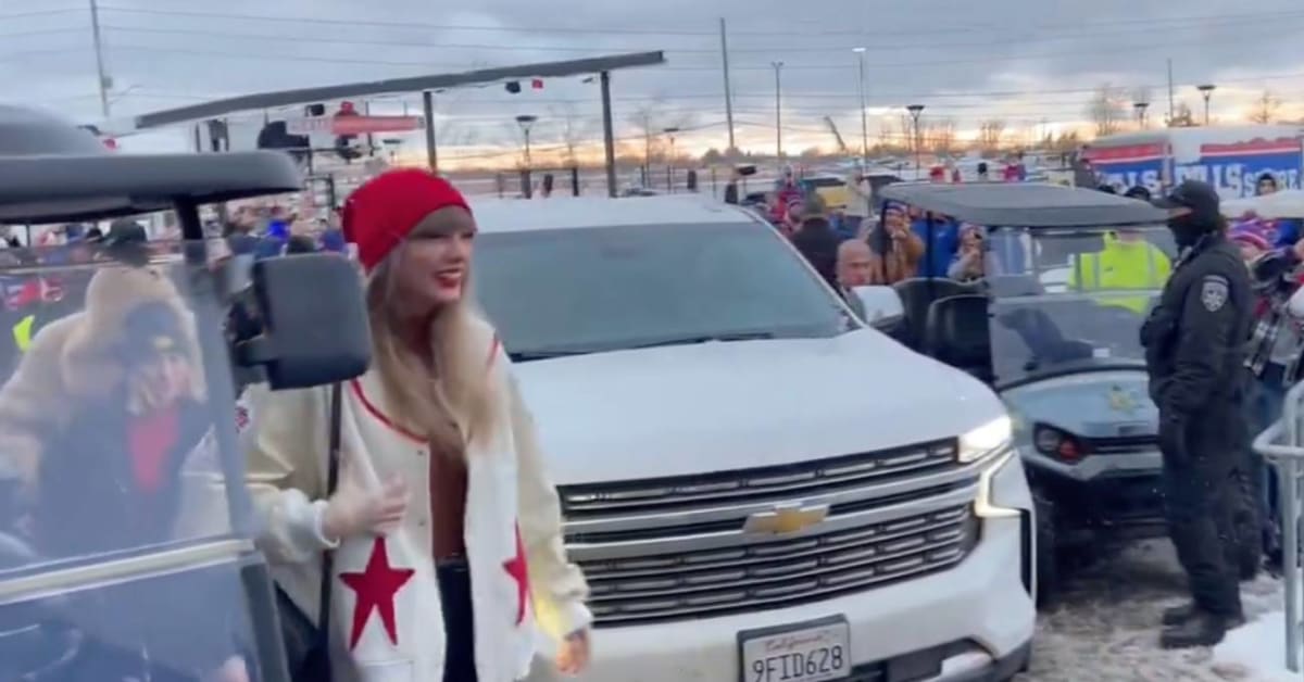 Young Bills Fan Mocks Taylor Swift-Travis Kelce Relationship with Creative  Josh Allen Sign, and She Definitely Saw It - AthlonSports.com | Expert  Predictions, Picks, and Previews