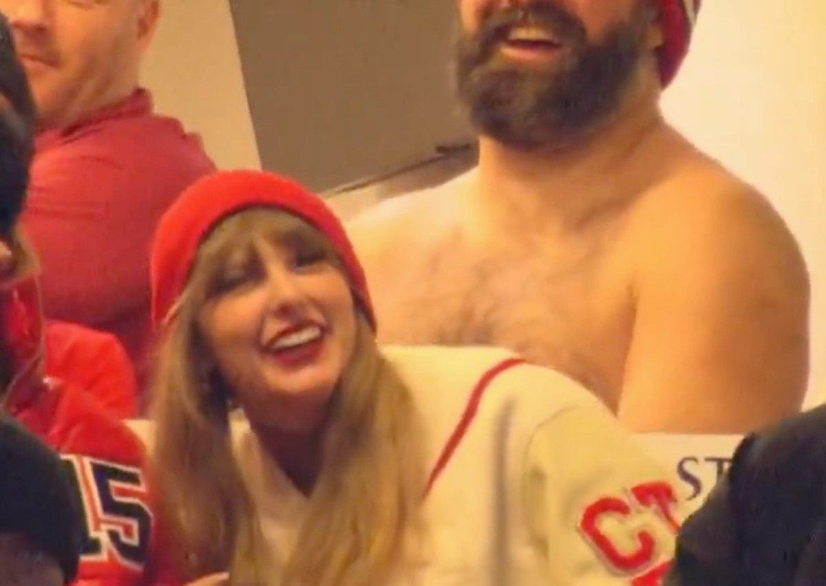 Shirtless, Beer-Chugging Jason Kelce Steals Spotlight from Taylor Swift  After Travis Kelce TD - Athlon Sports