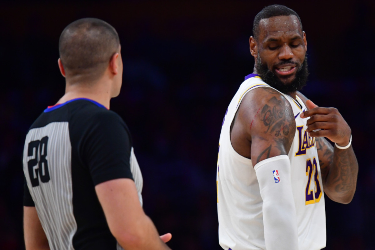 LeBron James Delivers Blunt Message To NBA Officiating Crew, Backed By ...