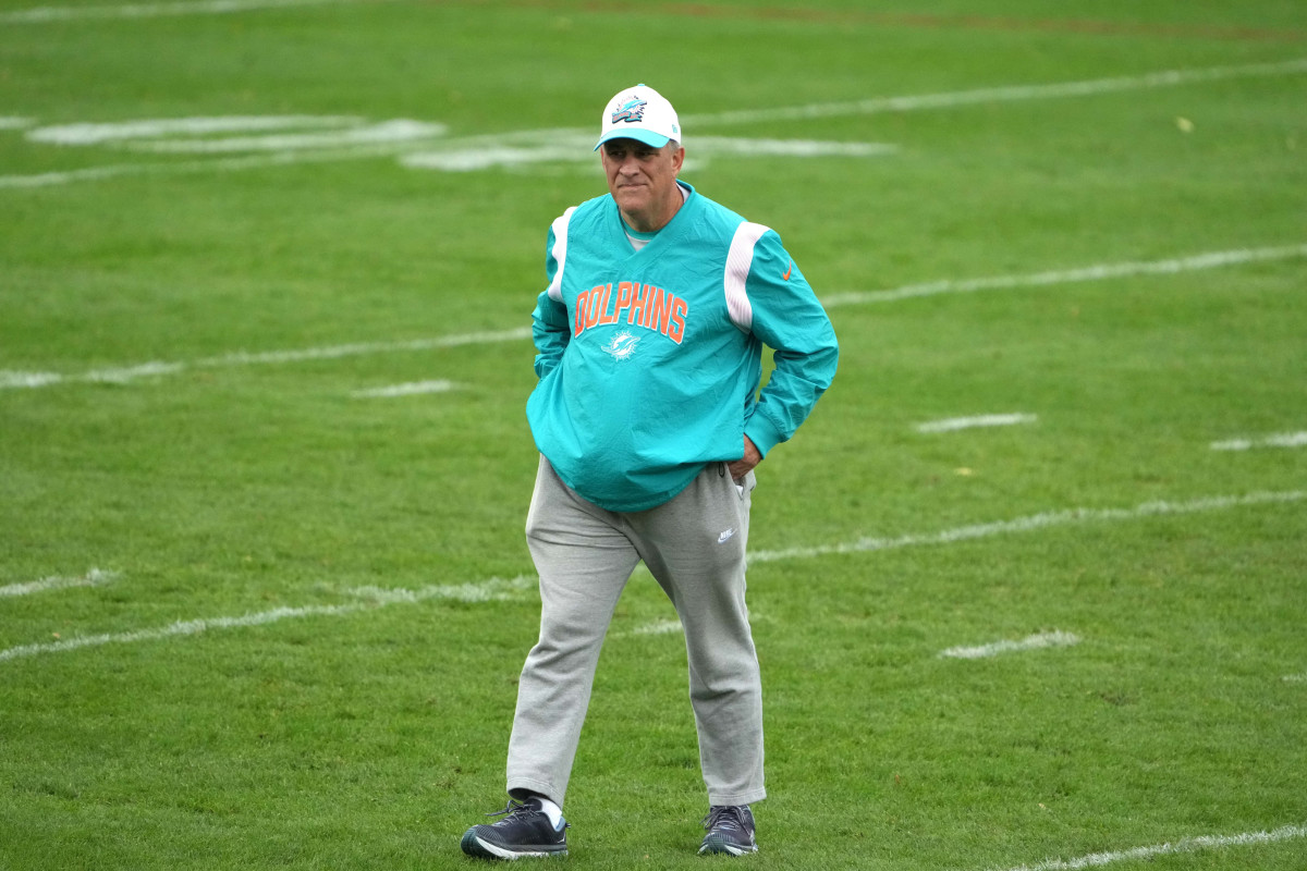 Eagles Coach Vic Fangio's Life Comes Full Circle, Hopes To Finish ...