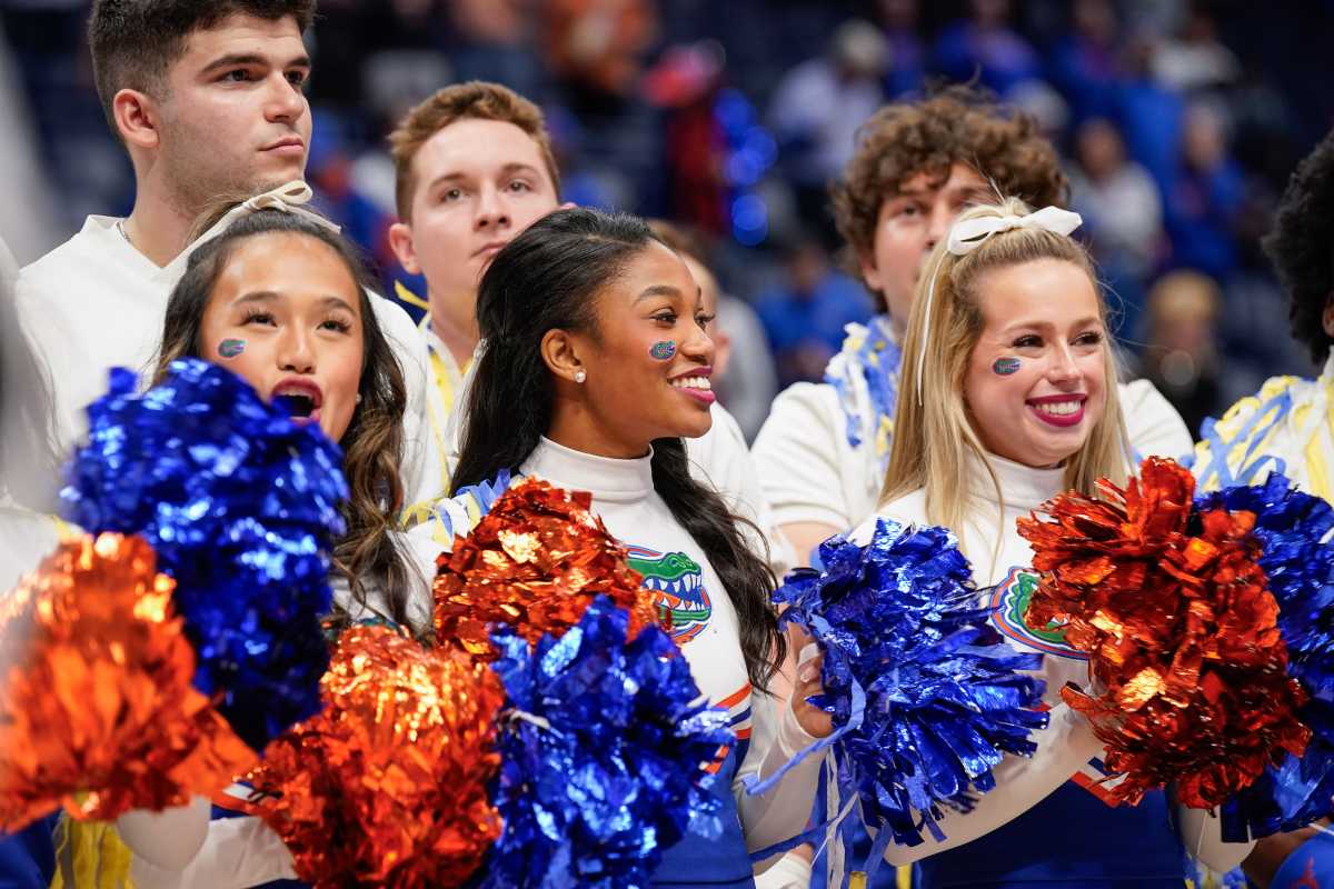 CBS Cameras Catch Florida Gators Cheerleader's Priceless Reaction During  Championship Game - Athlon Sports