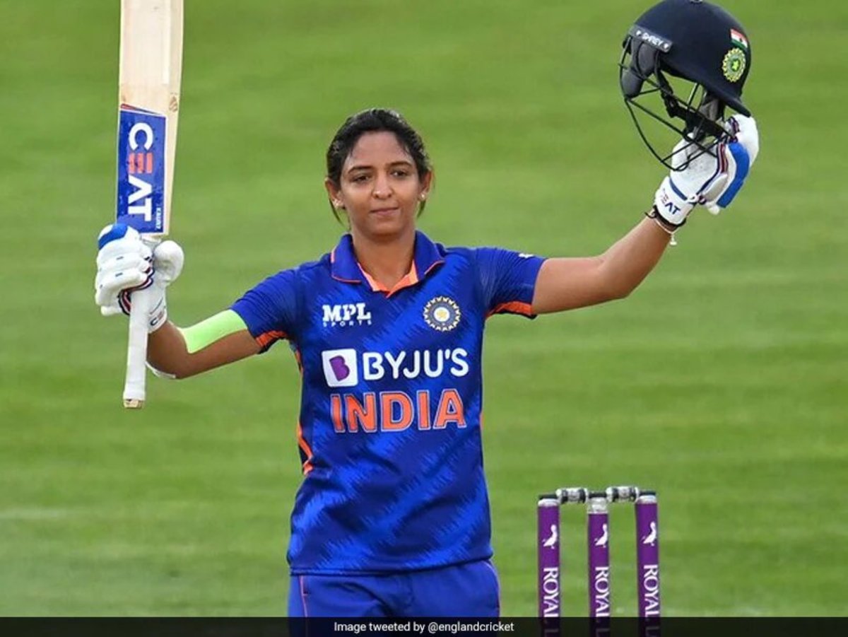 https://athlonsports.com/.image/t_share/MjE0MDYzNDc4NTc3NTcxNjc3/vs33rm3o_harmanpreet-kaur-twitter_625x300_22_september_22.jpg