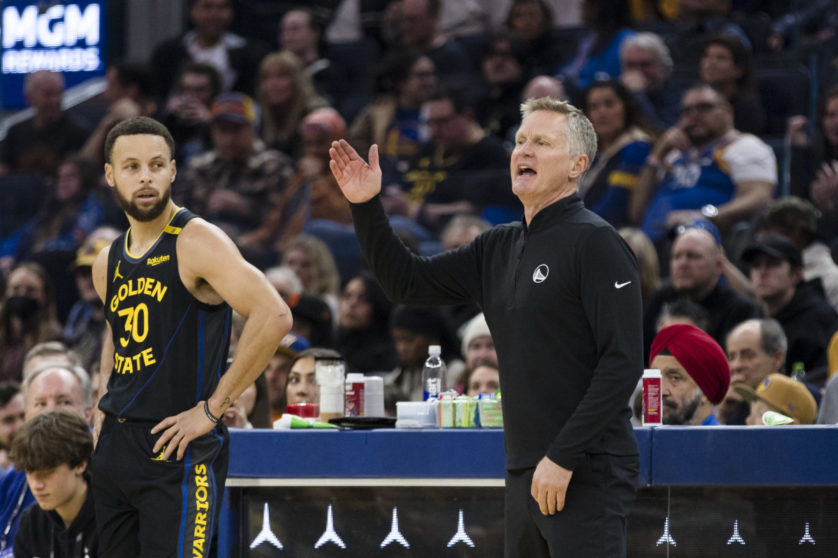 Steve Kerr Getting Praised for What He Did During Warriors Blowout  - Athlon Sports