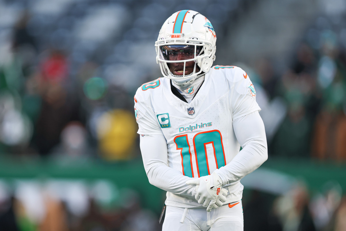Dolphins make bizarre contract decision with Tyreek Hill..-CRISS