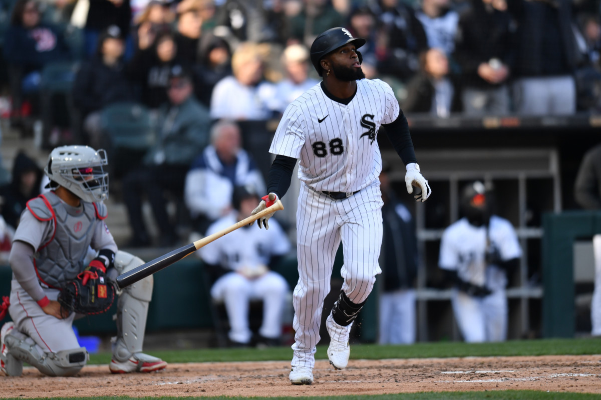 Phillies Get Bad Yankees News on Outfielder Luis Robert Jr. Ahead of MLB Trade Deadline - Athlon Sports