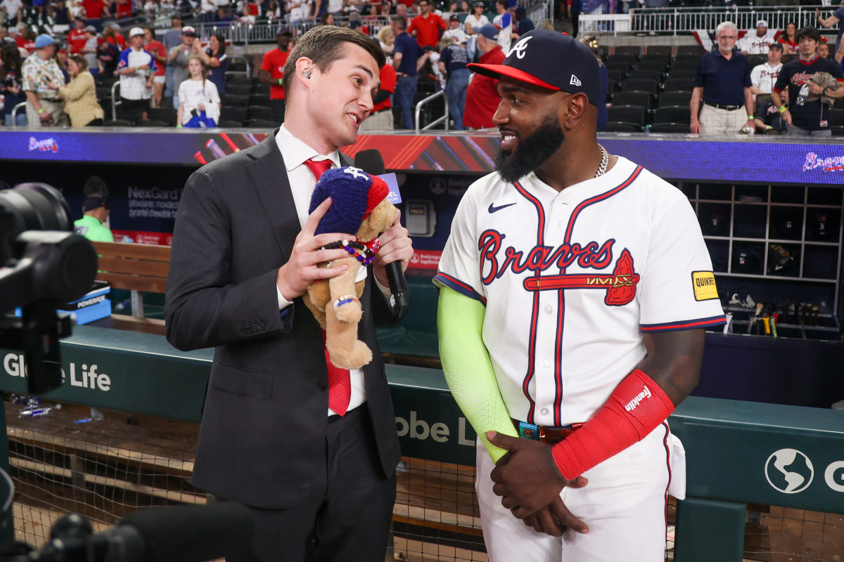 Video Of Braves Reporter Asking Fan For Her Number Is Going Viral