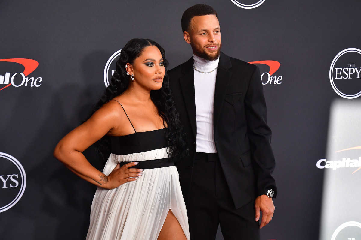 Golden State Warriors player Stephen Curry with wife Ayesha Curry. 