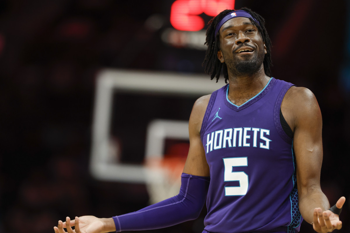 Hornets Blockbuster Trade of Mark Williams With Suns Finally Official  - Athlon Sports