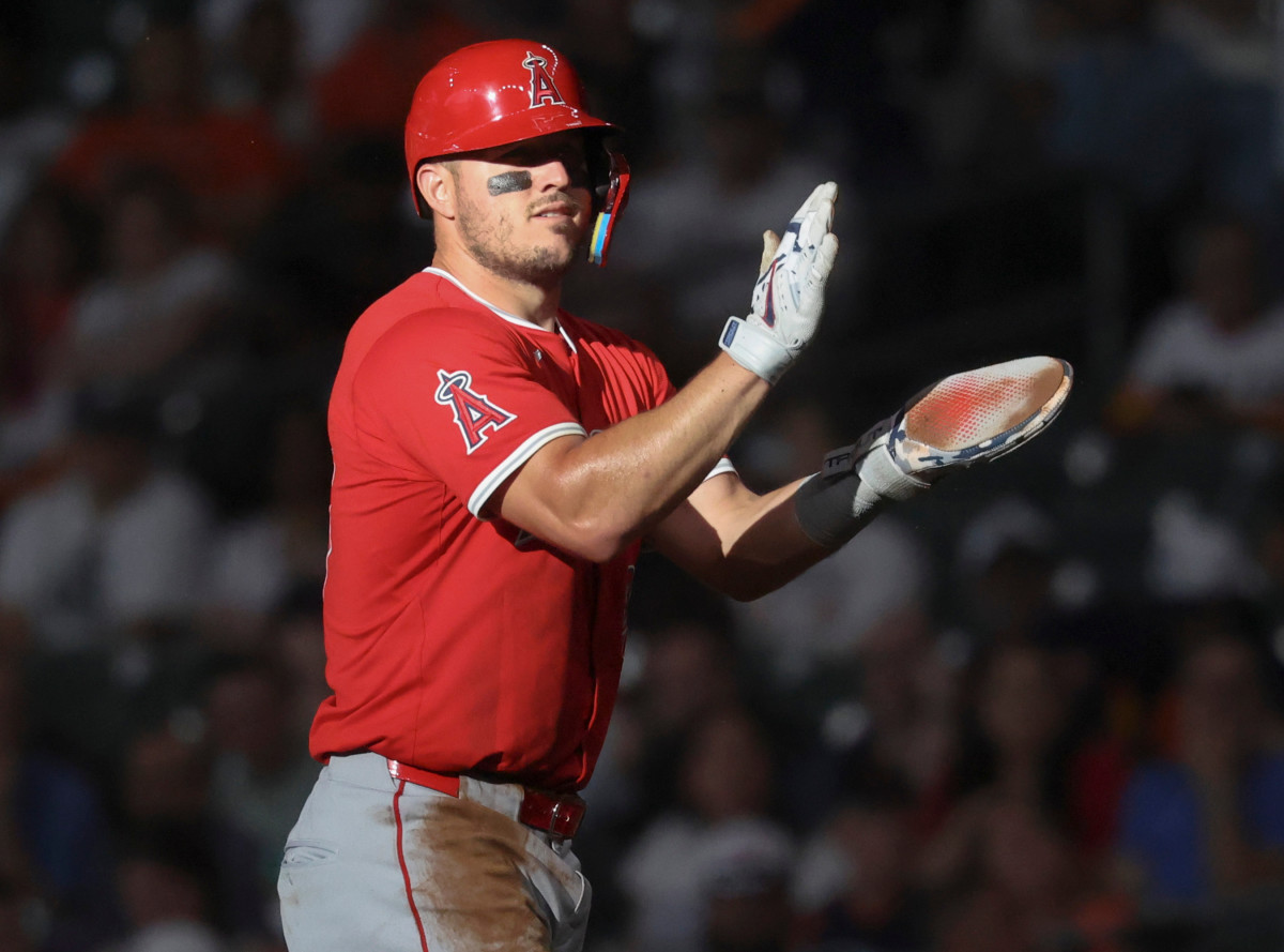 Los Angeles Angels right fielder Mike Trout