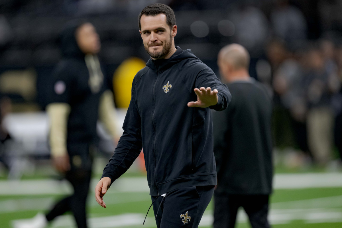 Pittsburgh Steelers Signing Aaron Rodgers Plan Skewed By Shocking Retirement Announcement From Derek Carr - Athlon Sports