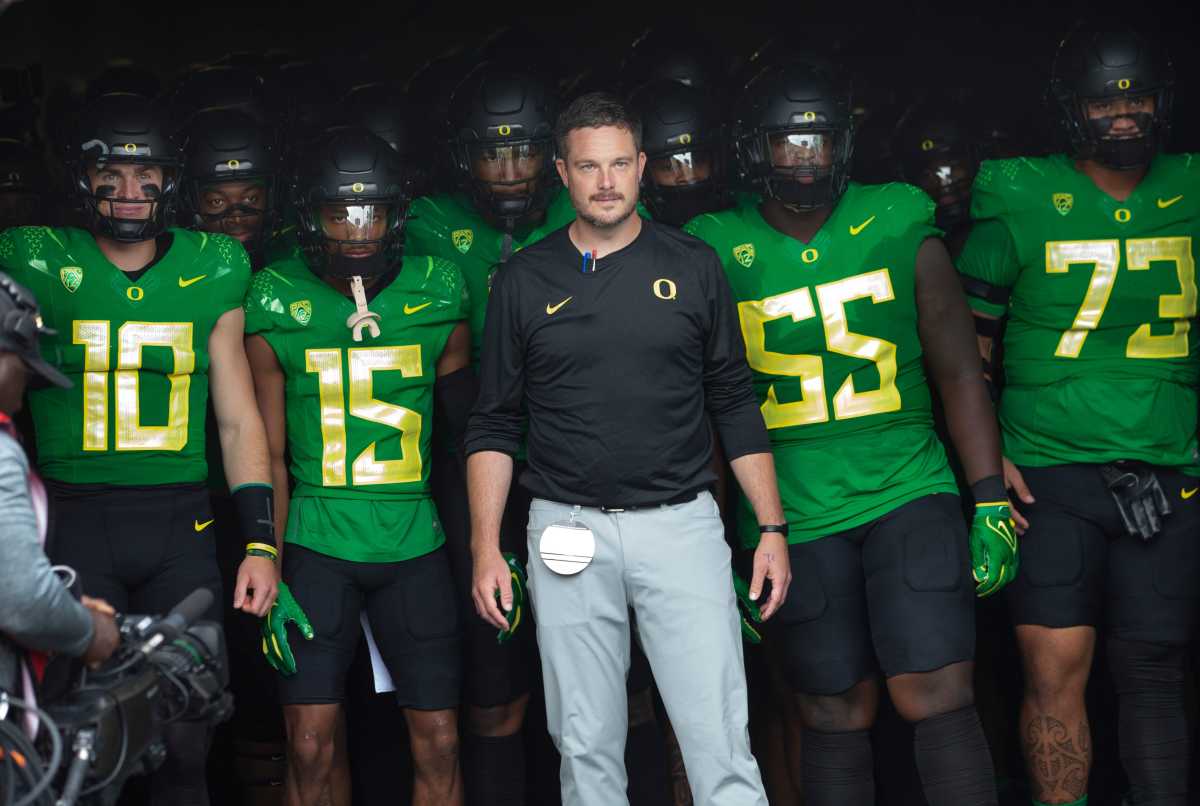 Dan Lanning sends blunt message to Oregon recruits regarding NIL - Athlon Sports