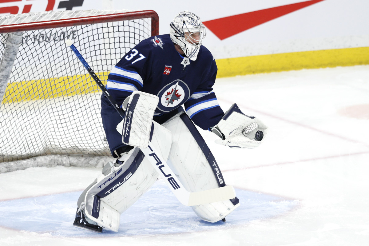Jets' Connor Hellebuyck Sends Defiant Message After Back-to-Back Benchings - Athlon Sports