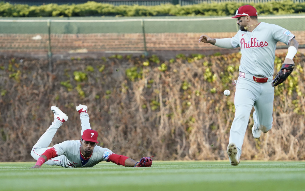Rob Thomson Sends Strong Six-Word Message Amid Phillies' Fielding Issues - Athlon Sports