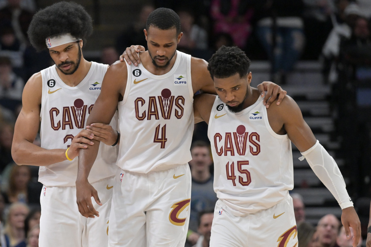 Cavs' Owner Sends Bold Message to Team After Historic Playoff Series Win - Athlon Sports