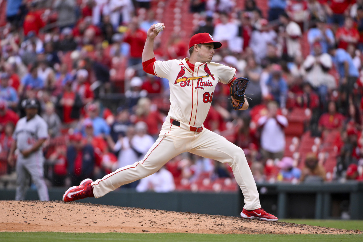 $2 Million Cubs-Cardinals Trade Idea Helps Support Chicago's Poor Bullpen - Athlon Sports