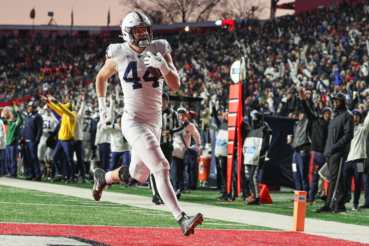 Massive Rookie Season Predicted for Colts' Tight End Tyler Warren - Athlon Sports