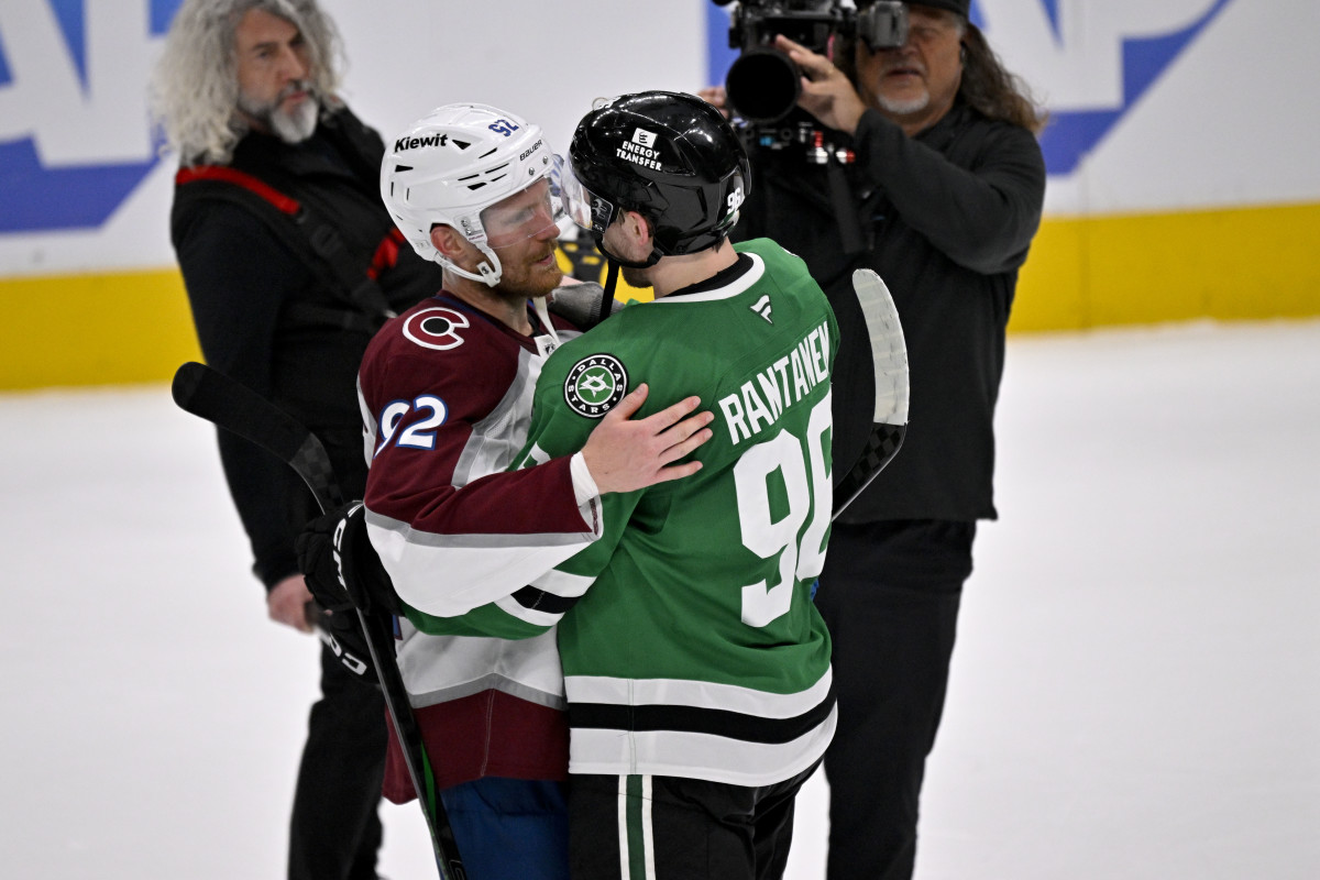 Postgame Handshake Between Mikko Rantanen, Gabriel Landeskog Turns Heads - Athlon Sports