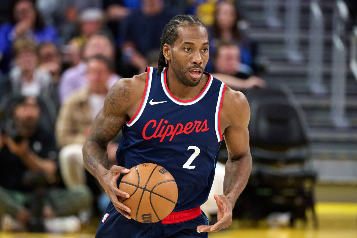 Kawhi Leonard Shows Love to Gregg Popovich After His Retirement - Athlon Sports