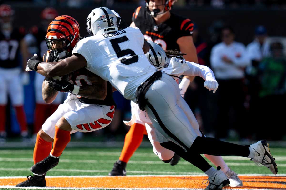 Newly acquired Falcons LB Divine Deablo makes a tackle against the Cincinnati Bengals. 