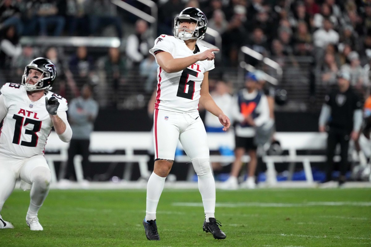 Falcons kicker Younghoe Koo attempts a kick against the Las Vegas Raiders. Kirby Lee-Imagn Images