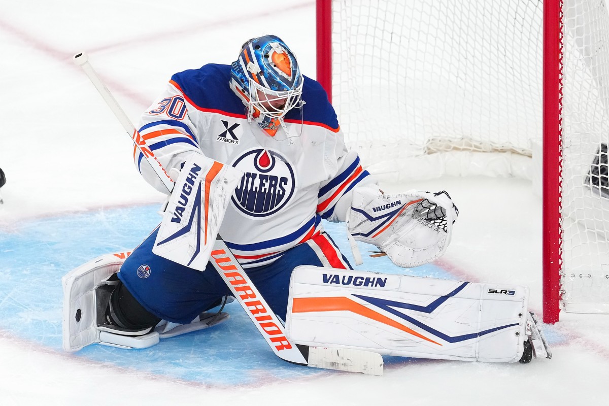 Calvin Pickard Records Incredible Oilers Feat For First Time in 40 Years - Athlon Sports