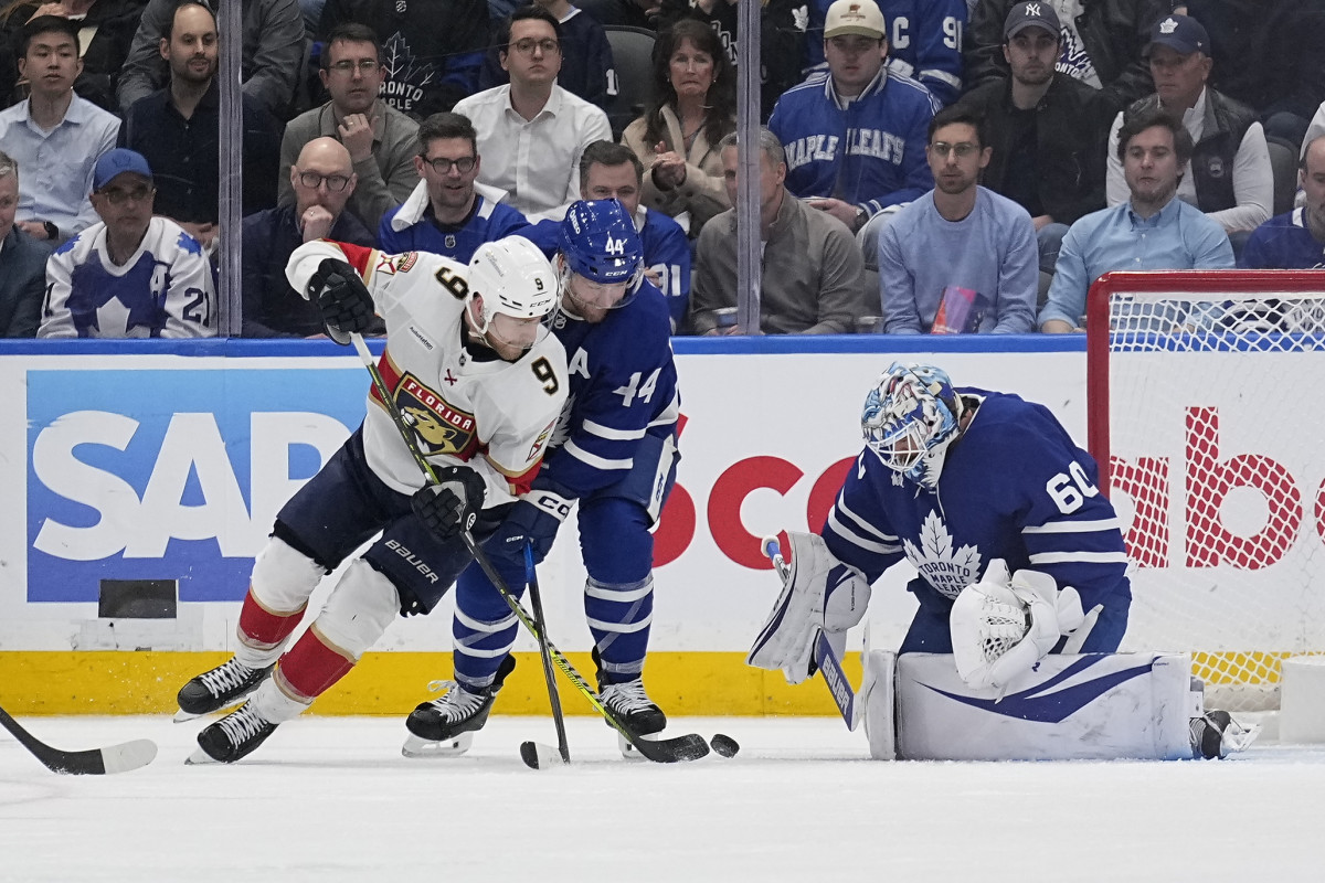 Craig Berube Reveals How Maple Leafs Will Deal With Panthers' Sam Bennett - Athlon Sports