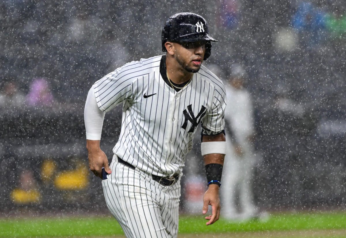 Yankees’ Aaron Boone Turns Heads With Bold Oswald Peraza Decision - Athlon Sports