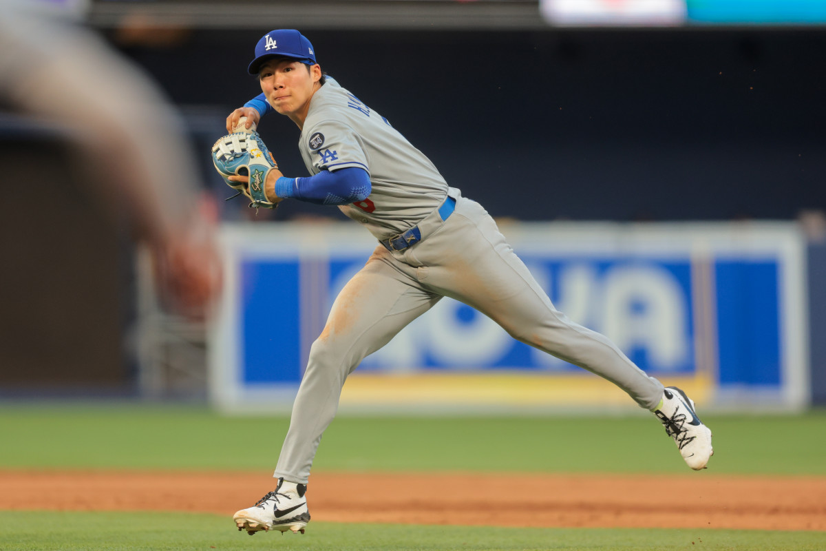 Dodgers' Dave Roberts Sends Long Message on Hyeseong Kim - Athlon Sports