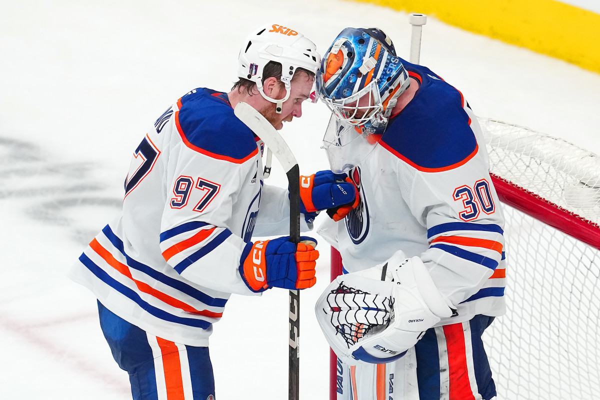 Connor McDavid's Wife Posts Bikini Selfie Before Oilers-Golden Knights Game 5