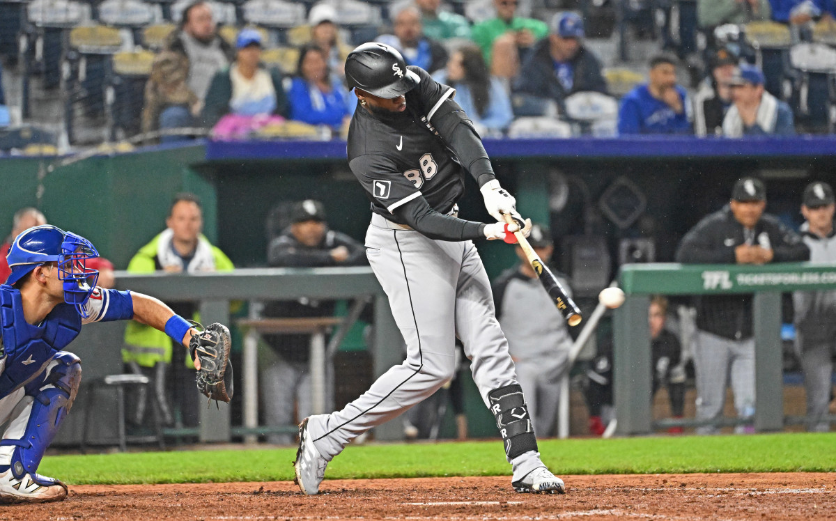 Mets Fans Get News on Blockbuster Luis Robert Trade - Athlon Sports