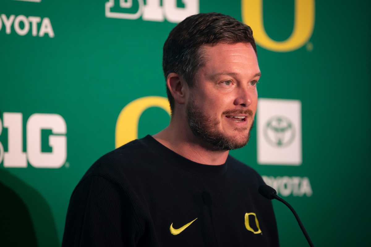 Oregon Ducks, Dan Lanning Trending Towards Landing 5-Star QB - Athlon Sports