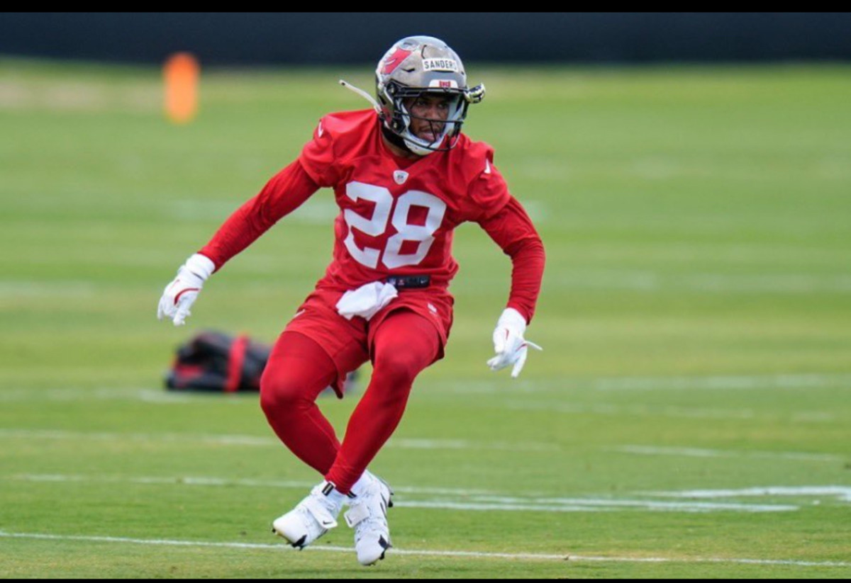 NFL All-Pro can’t ignore Shilo Sanders’ aura - Athlon Sports
