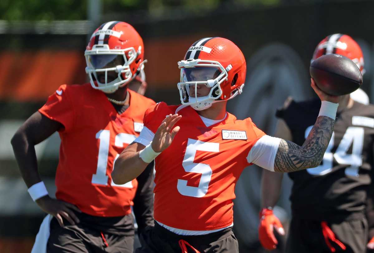 Shedeur Sanders Caught Off Guard by Browns Defender at First Day of Rookie Minicamp - Athlon Sports