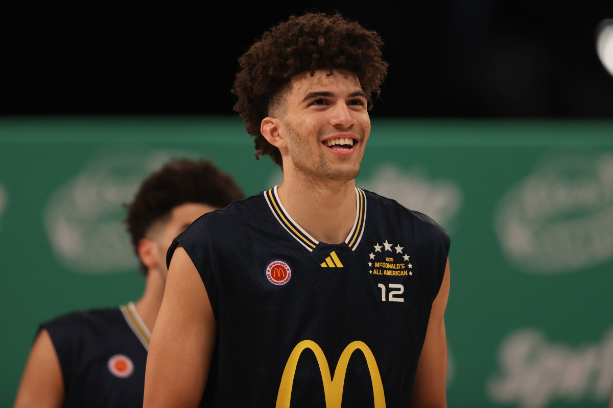 Way-Too-Early 2026 Mock NBA Draft Reveals Hornets' Dream Scenario - Athlon Sports