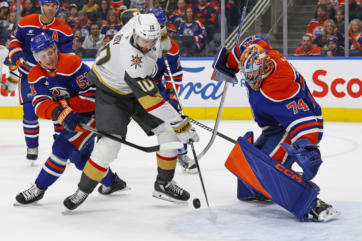 Golden Knights Send Two-Word Reminder to Oilers After Game 3 - Athlon Sports
