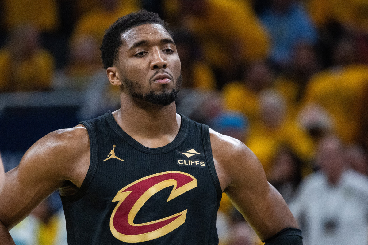 Mitchell Injured as Cavs Collapse in Game 4 Blowout