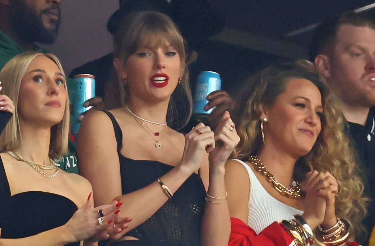 Celebrities React to Taylor Swift's Emotional Announcement Athlon Sports(01)