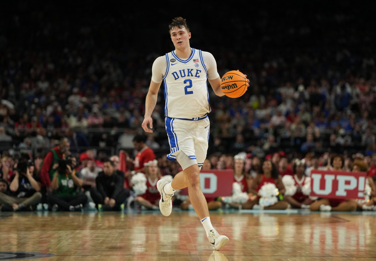 Cooper Flagg’s Mom Reacts to Mavs Rookie's Interaction With Kon Knueppel - Athlon Sports