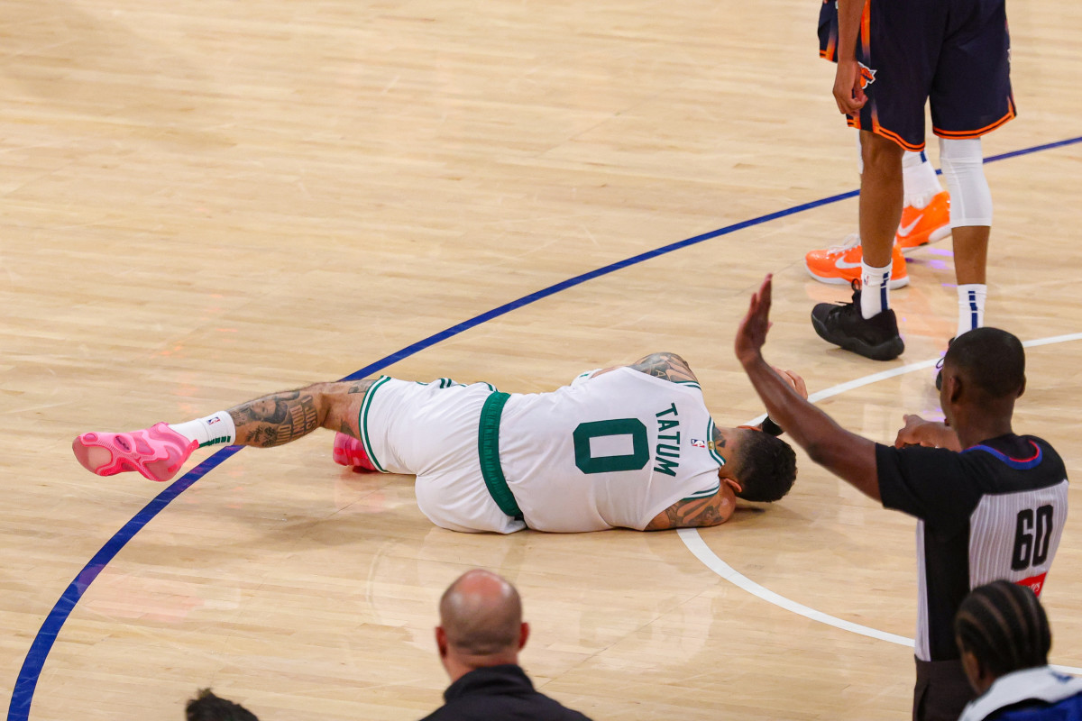 Boston Celtics forward Jayson Tatum (0)