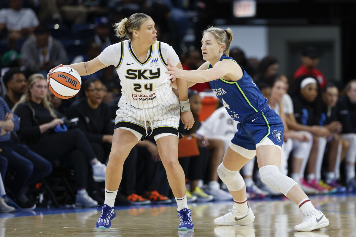 Chicago Sky guard Rachel Banham (24).