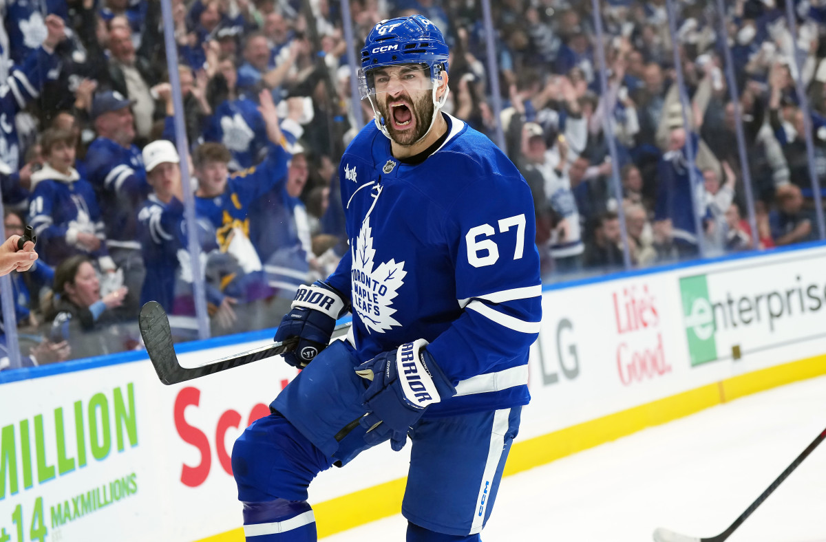 Maple Leafs Veteran Forward to 'Talk' NHL Future With Family - Athlon Sports