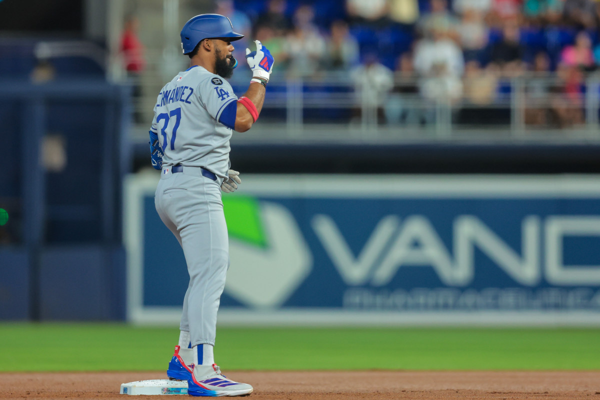 Dodgers’ Dave Roberts Makes Teoscar Hernández Injury Announcement - Athlon Sports