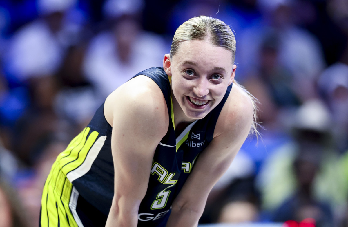 Dallas Wings guard Paige Bueckers (5).