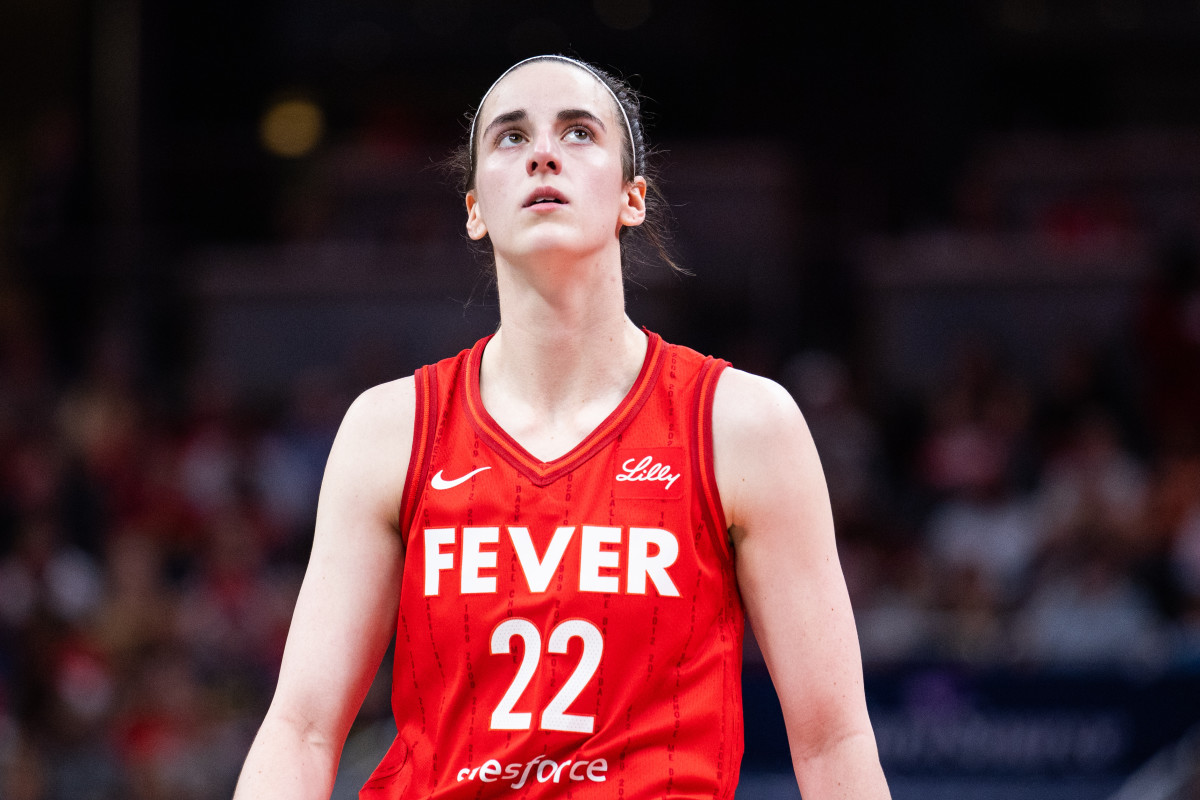 Indiana Fever guard Caitlin Clark (22)