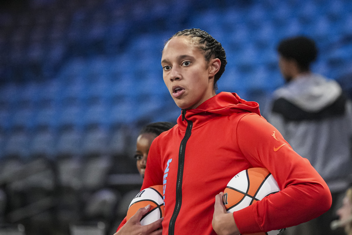 Dream Throw Shade at Fever as Brittney Griner Shines vs. Caitlin Clark - Athlon Sports