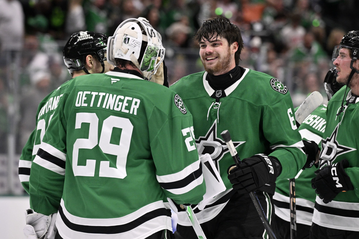 Stars Players 'Not Pleased' with Coach's Behavior Toward Starting Goalie - Athlon Sports