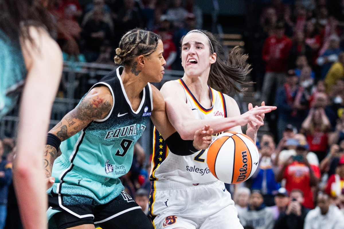 Sabrina Ionescu Reacts to Natasha Cloud's Controversial Steal Against Caitlin  Clark - Athlon Sports